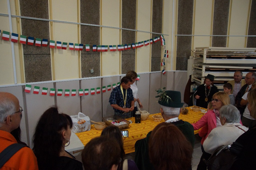 Fête de l'Olive et du Vin du 18 Octobre 2015 à La Fare Les Oliviers