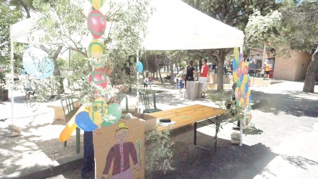 Stand de L'Acopa pour une journée en Famille à la Fare Les Oliviers